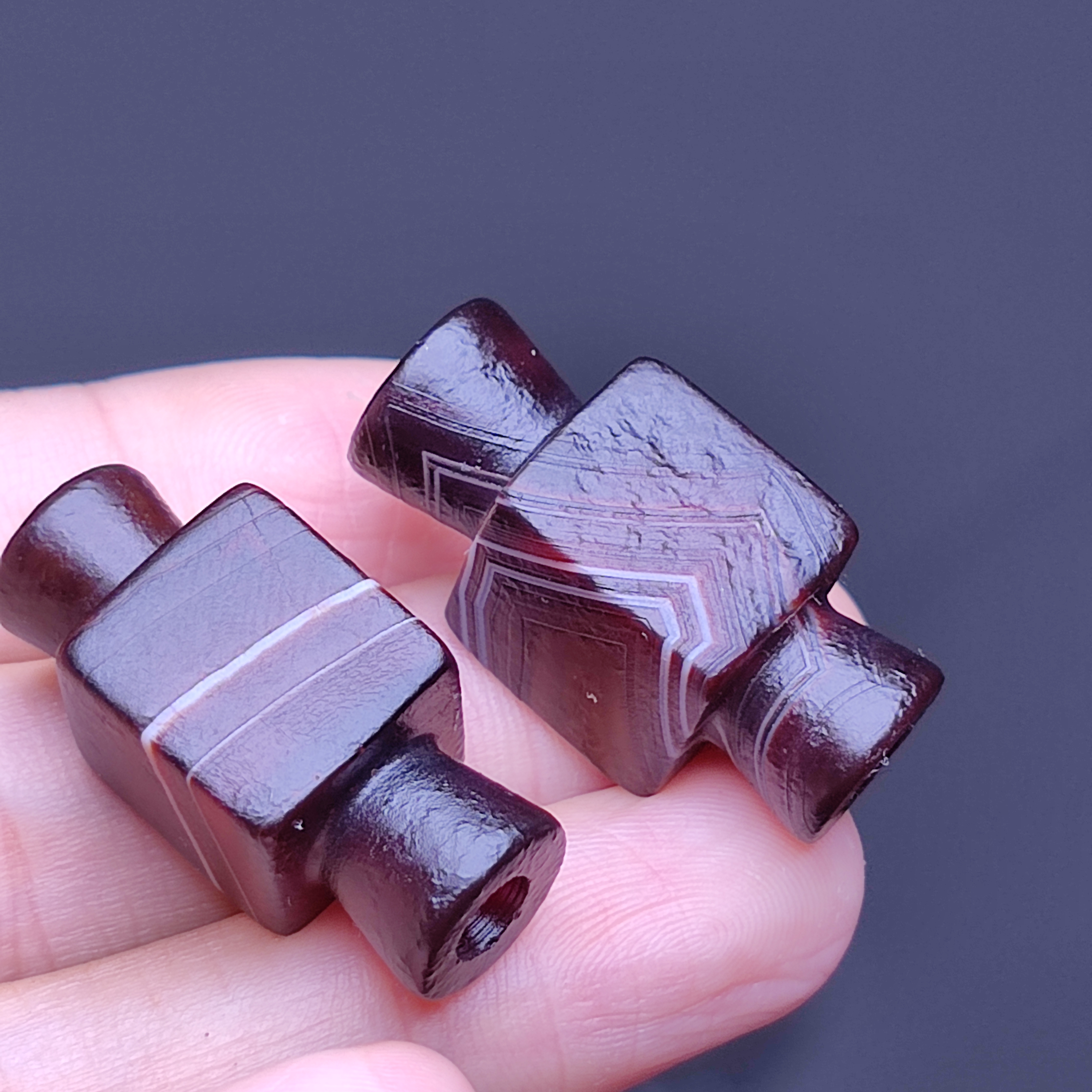 天然缠丝玛瑙玉宗长30左右复古老玛瑙隔珠通孔