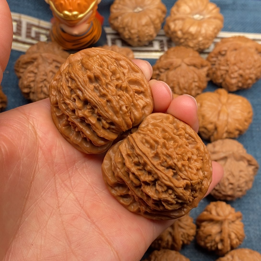 文玩核桃把件42平谷楼