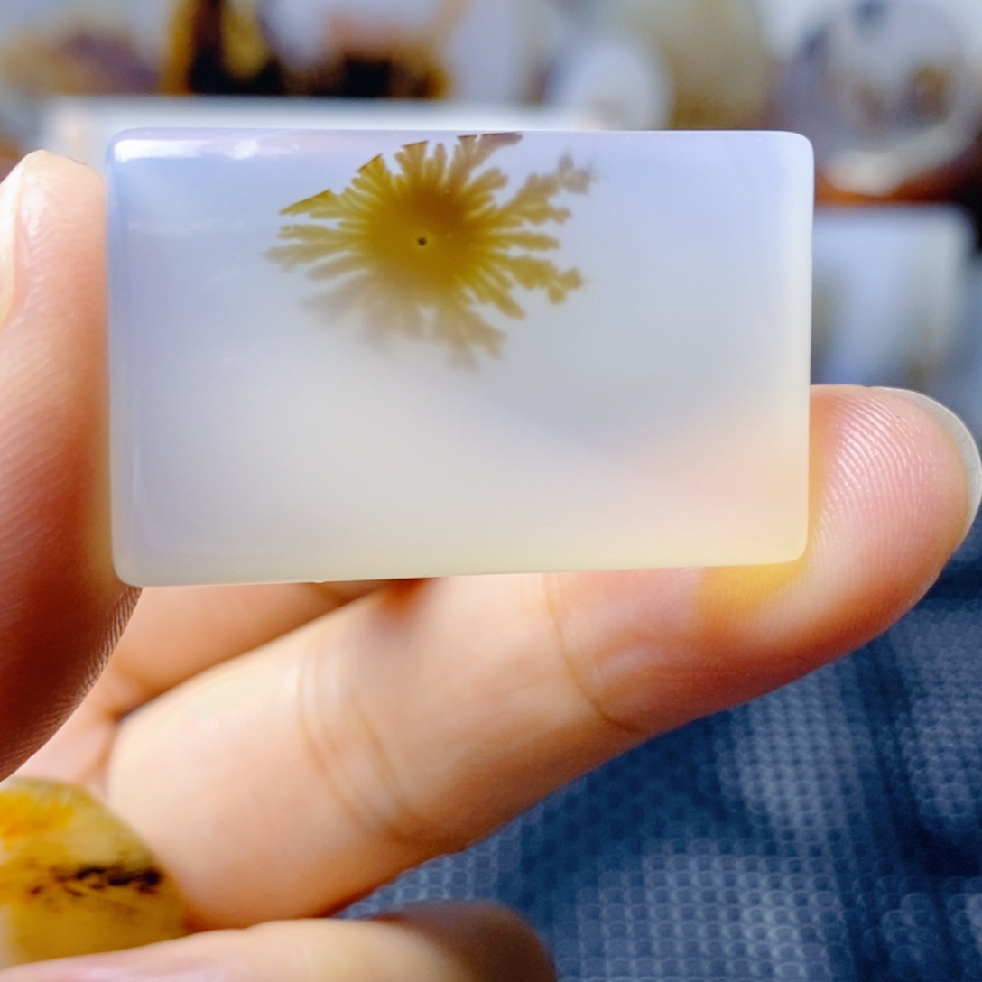 玛瑙/玉髓未镶嵌珠宝奇石