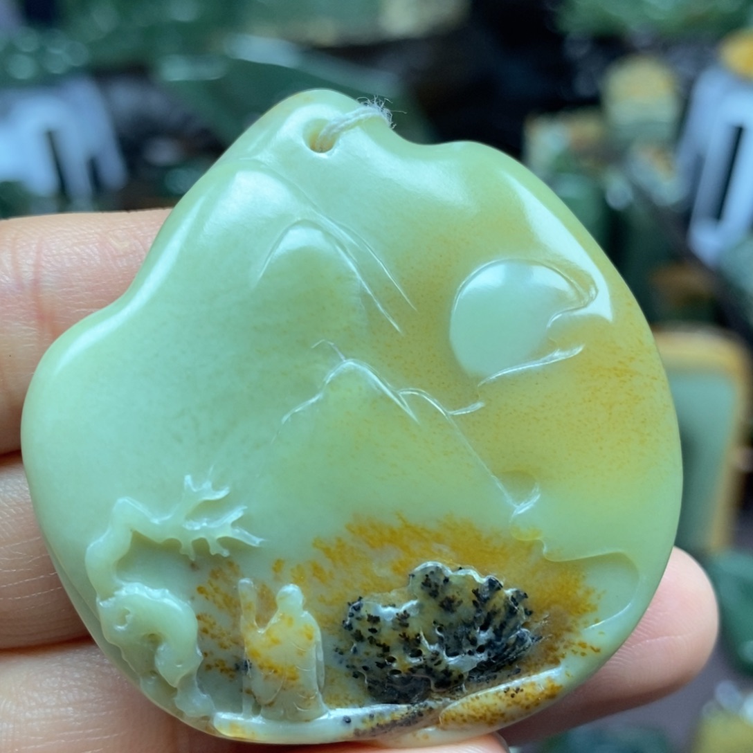 透闪石质玉未镶嵌把件