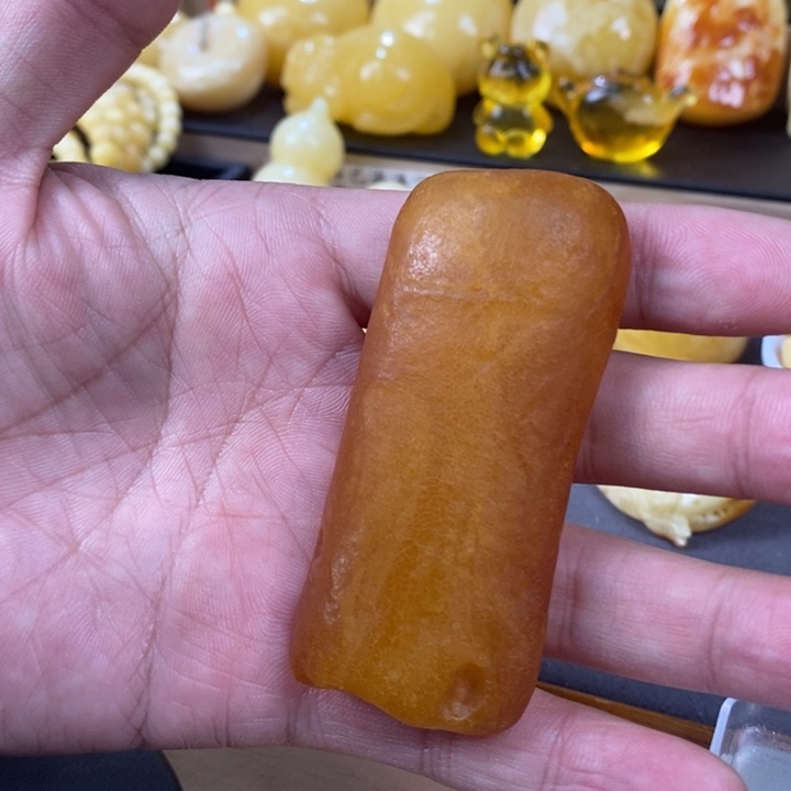 琥珀裸石未镶嵌牌子