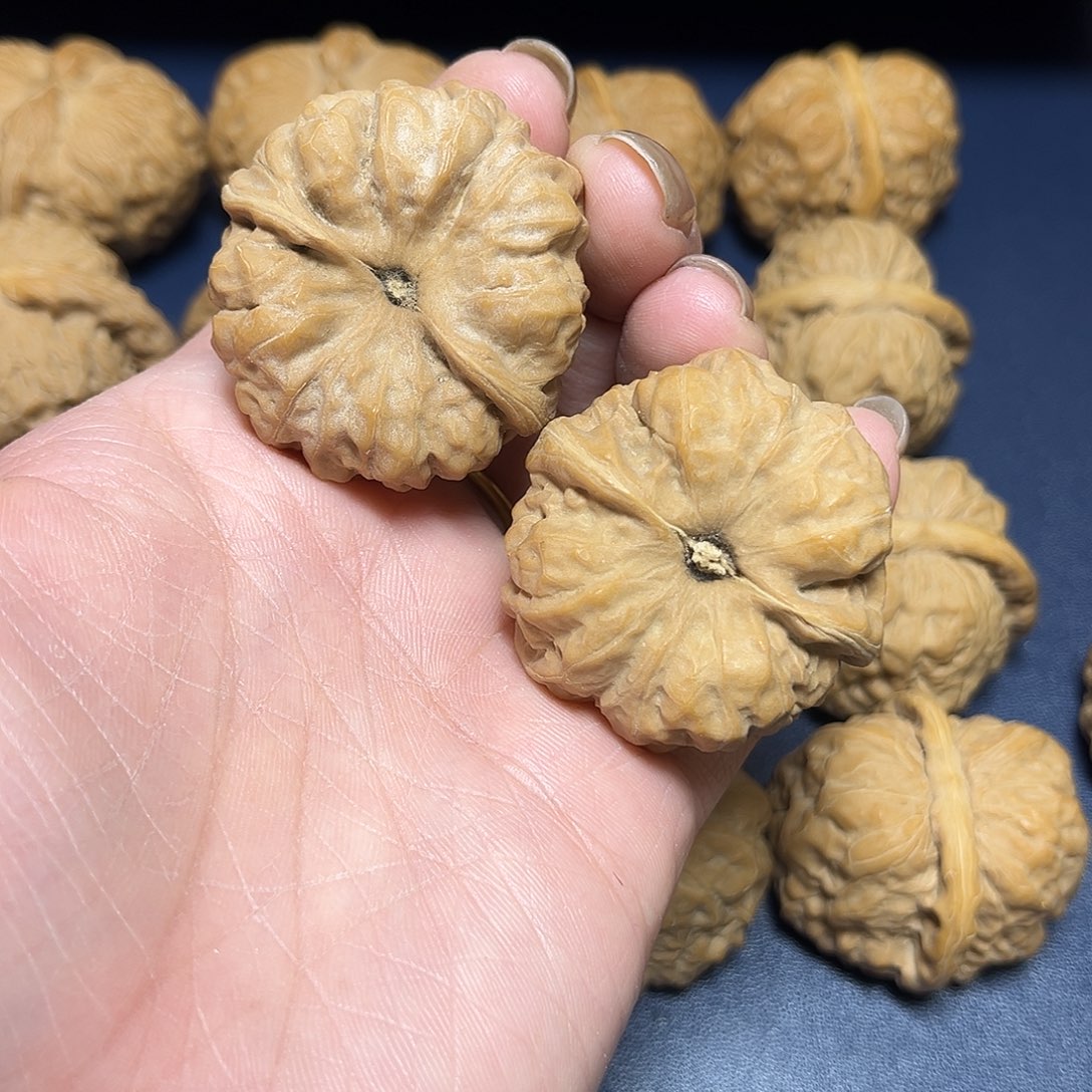 文玩核桃吊坠保**航哇哇哇
