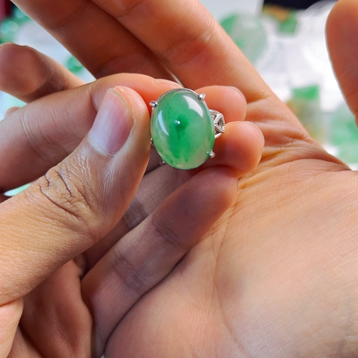 石英质玉戒指未镶嵌