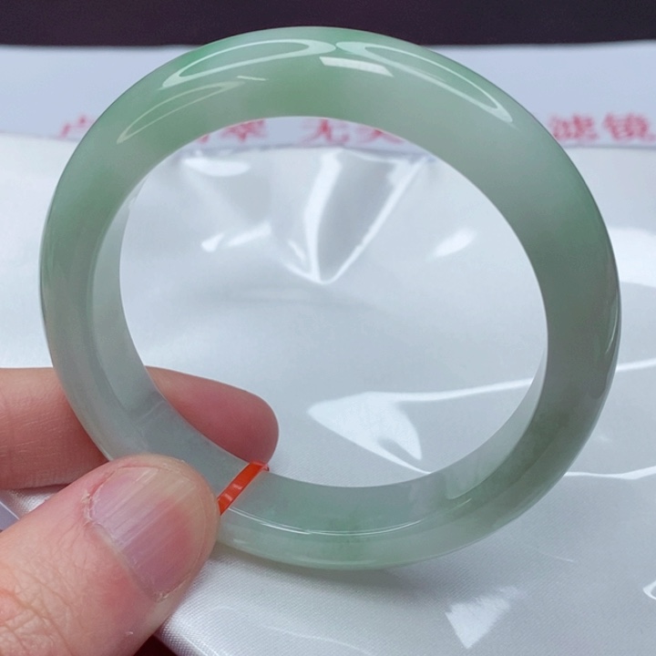 翡翠手镯未镶嵌55.7圈