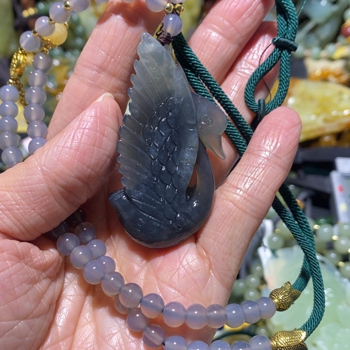 蛇纹石玉岫玉吊坠未镶嵌