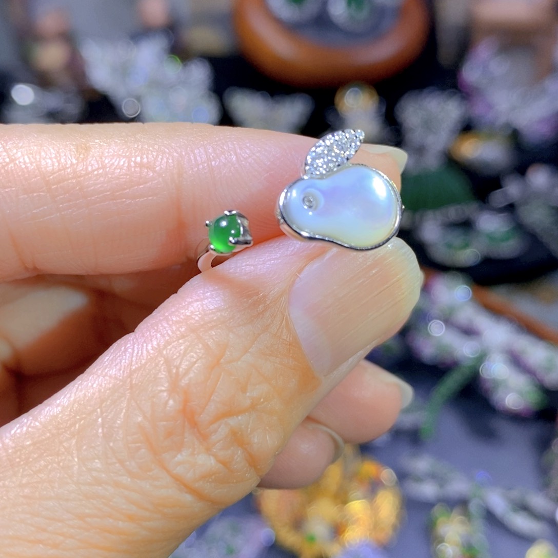 翡翠颈饰银S925镶嵌天然翡翠