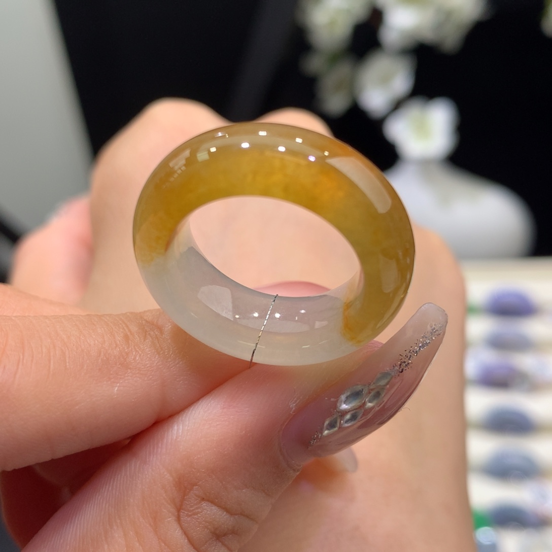 翡翠未镶嵌戒指翡翠
