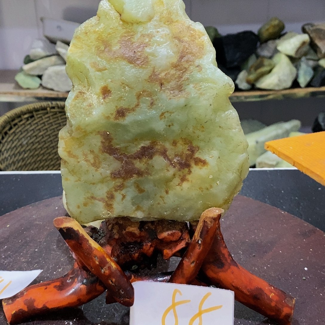 蛇纹石玉原石未镶嵌