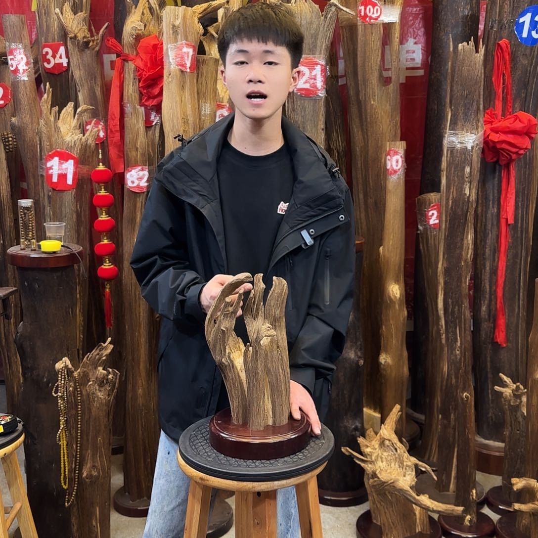 沉香摆件随*沉香摆件