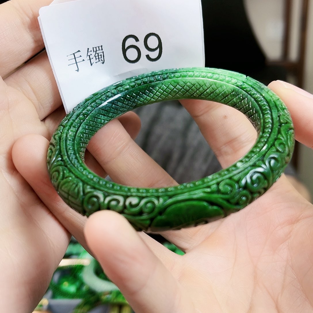 翡翠手镯未镶嵌手镯58.2