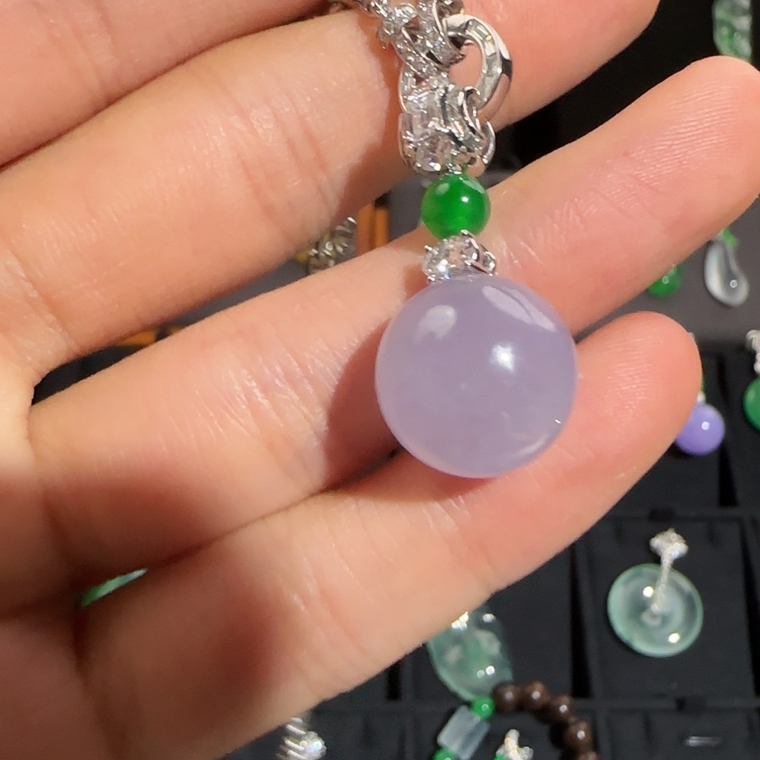 翡翠18K金镶嵌吊坠(赠链)