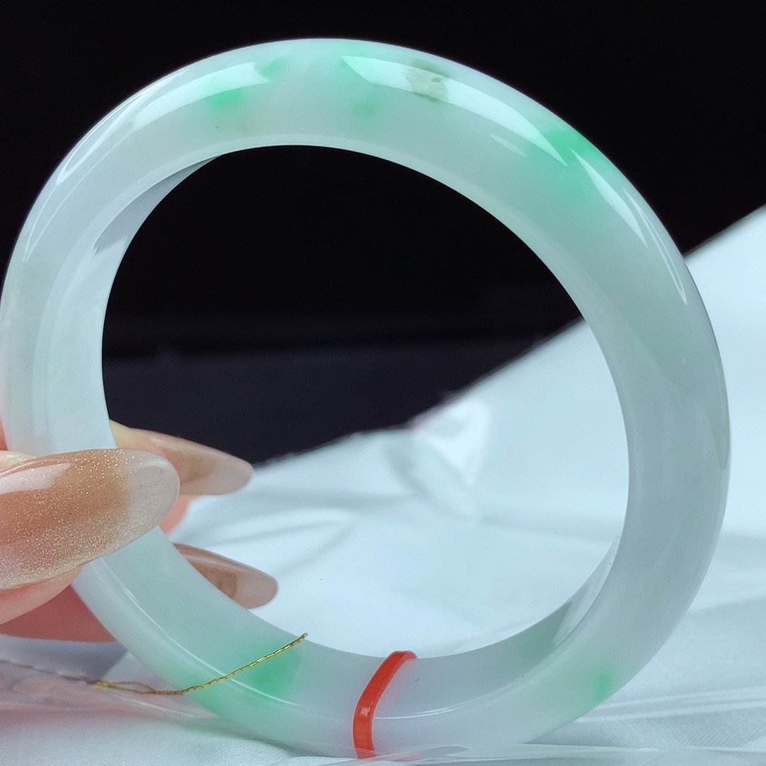 翡翠手镯未镶嵌58圈4272