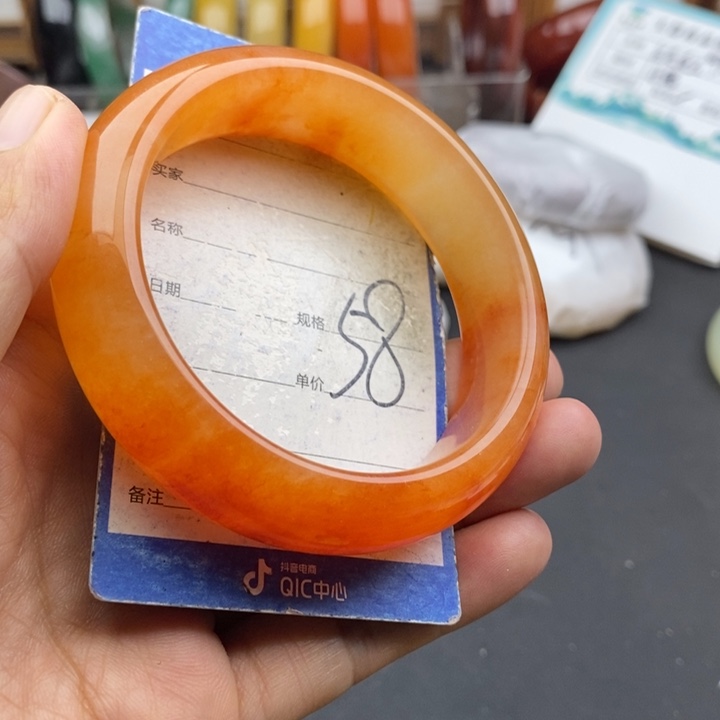 未镶嵌手镯石英质玉