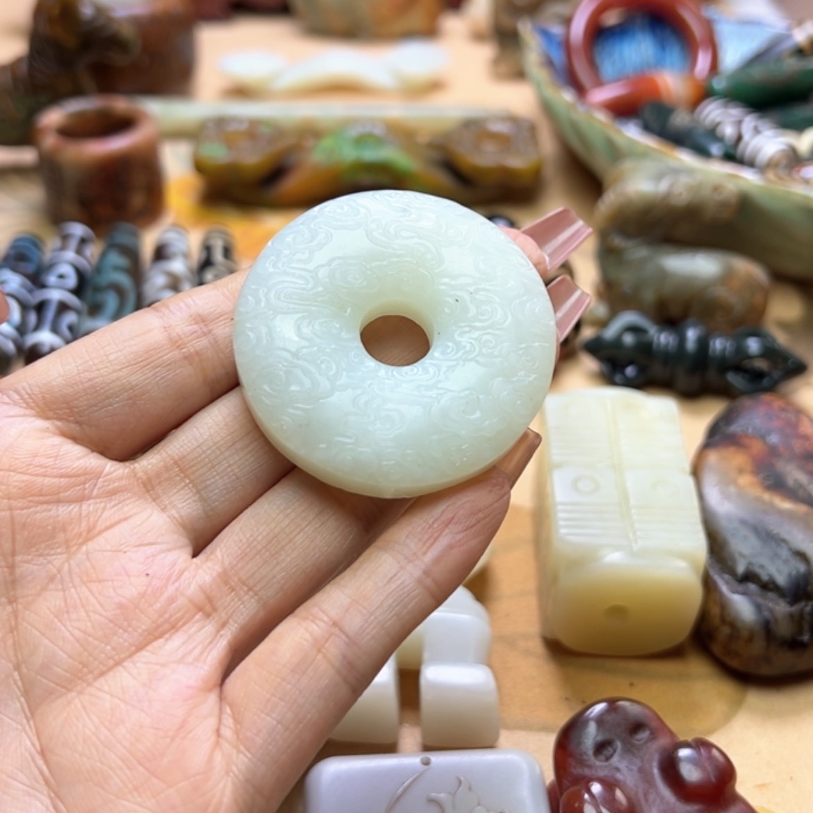 【闪购商品】蛇纹石玉颈饰未镶嵌