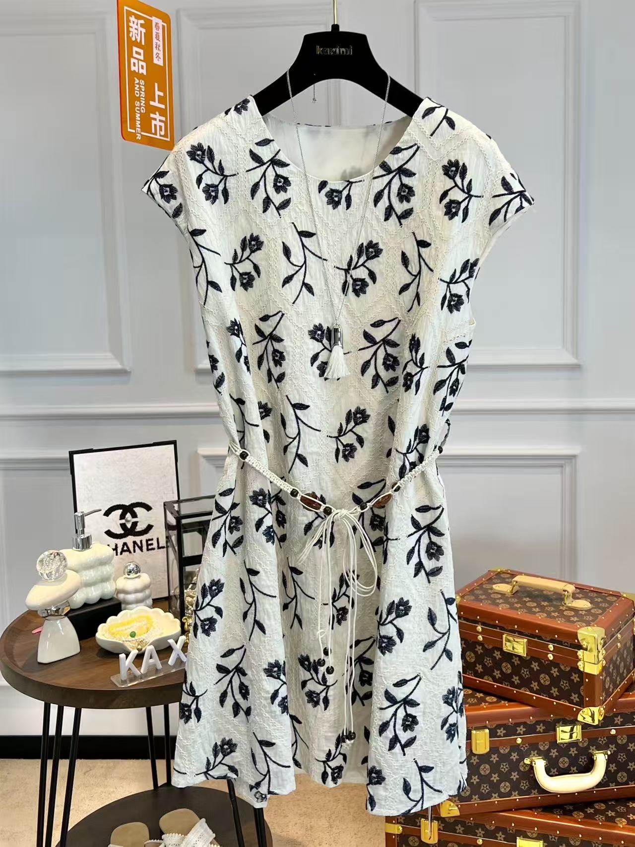 A字裙无袖碎花短裙夏季连衣裙长款复古洛丽塔芭蕾风