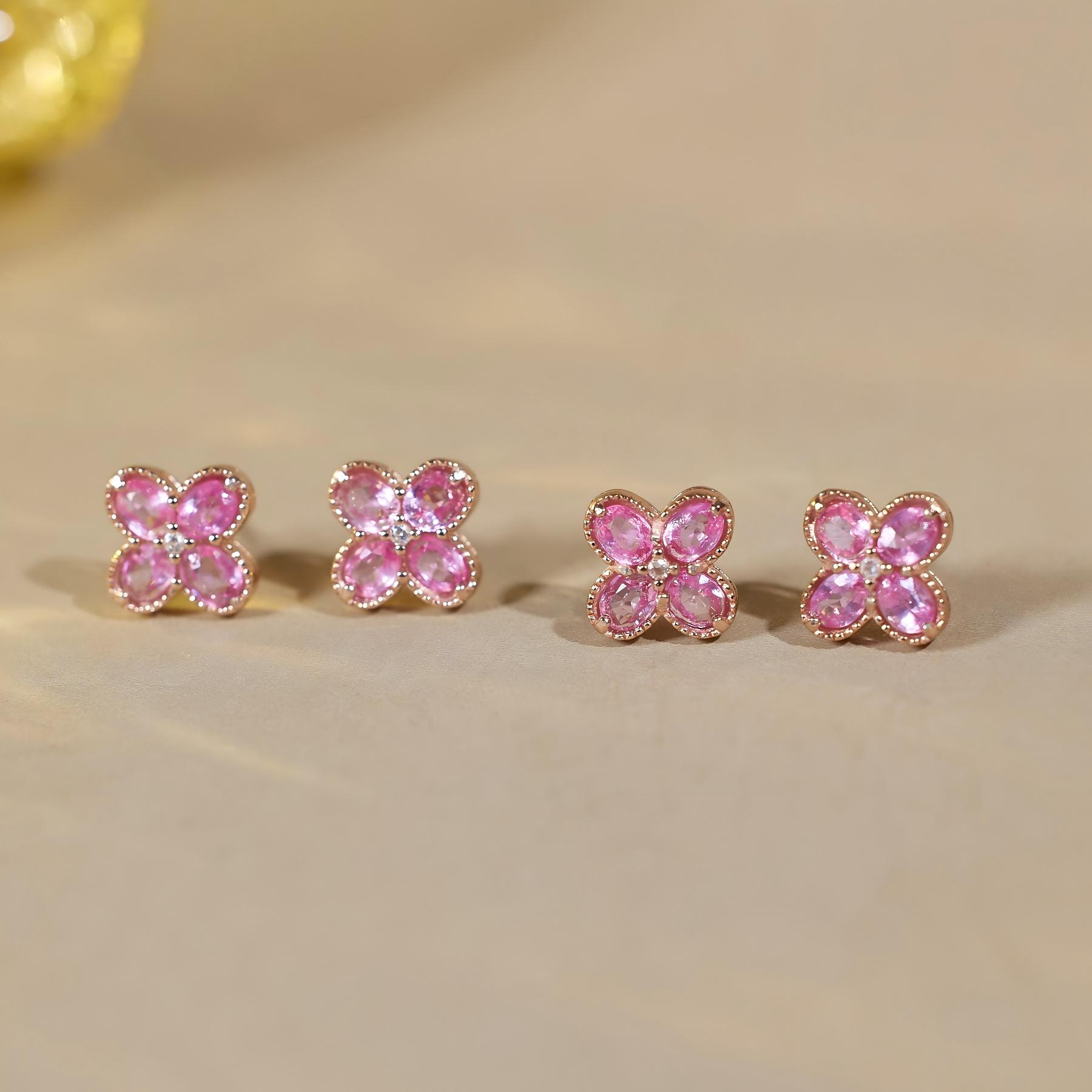 【歪歪】粉蓝宝3*4四叶草耳钉 （多样性发一）XB-H5891