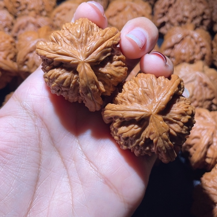 排****桃核吊坠白狮子小妹拼接