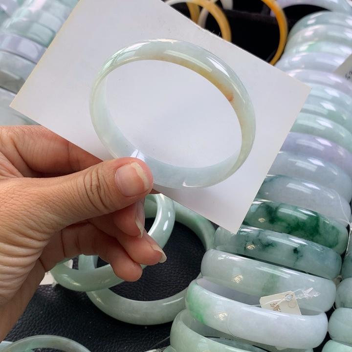 翡翠未镶嵌手镯公主52+