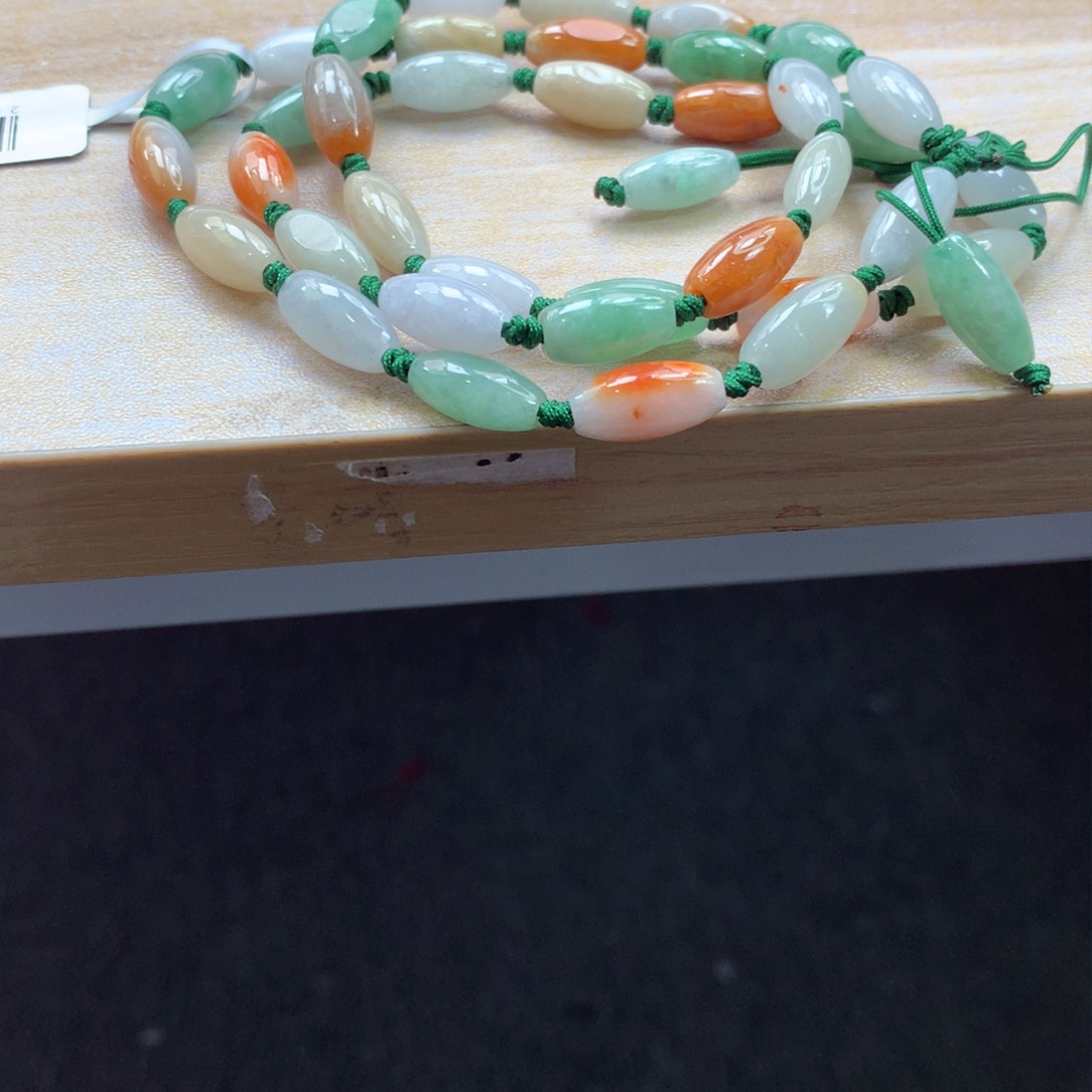 翡翠颈饰未镶嵌吊坠