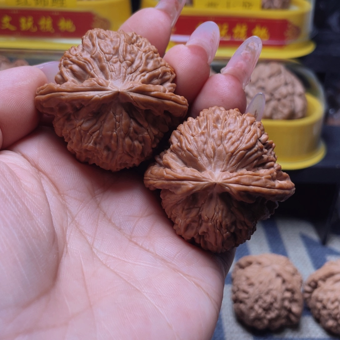 文玩核桃吊坠45白狮子文玩