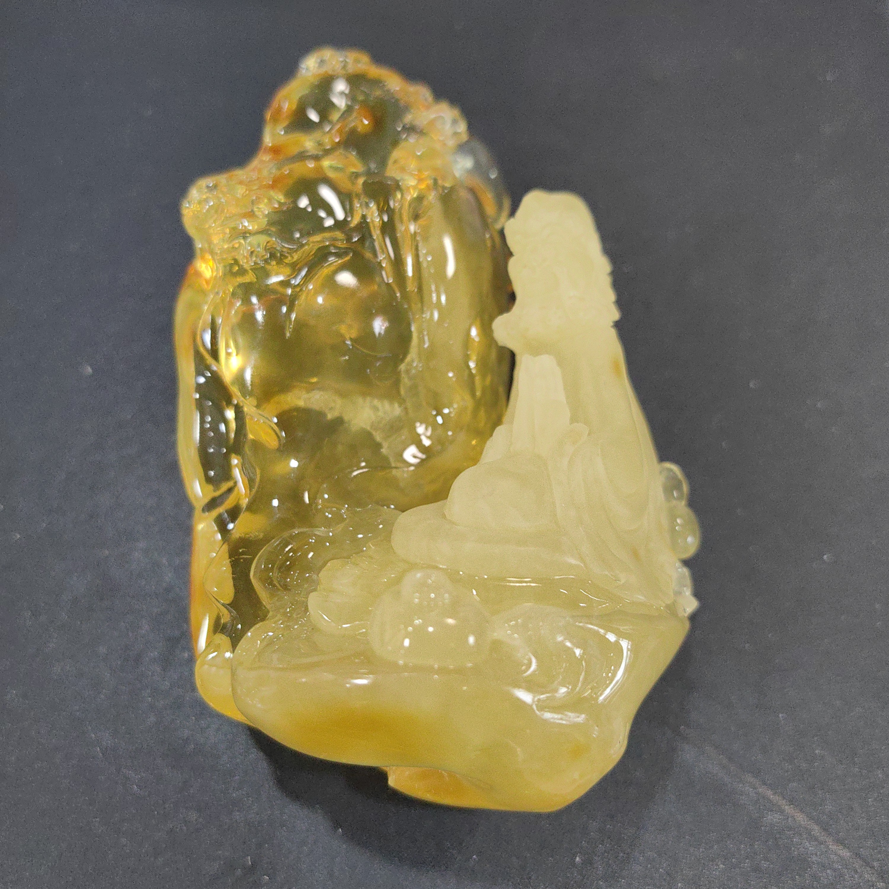 猛犸蜡约129.6克雕刻件E189