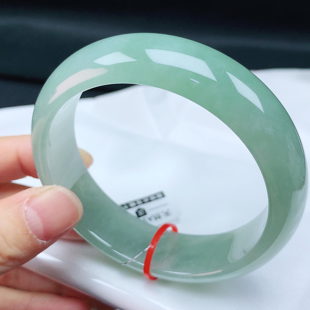 翡翠手镯未镶嵌59轮胎