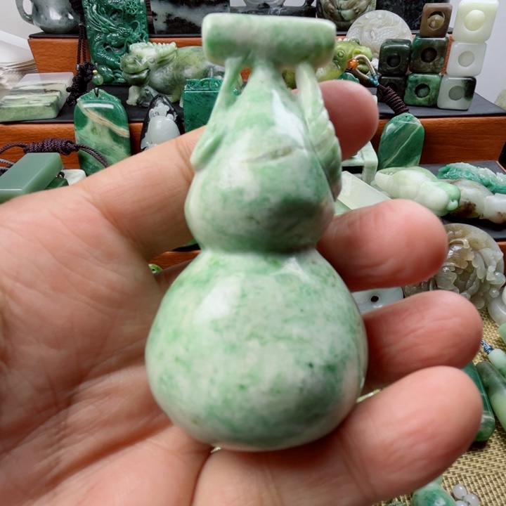 独山玉未镶嵌珠宝半成品