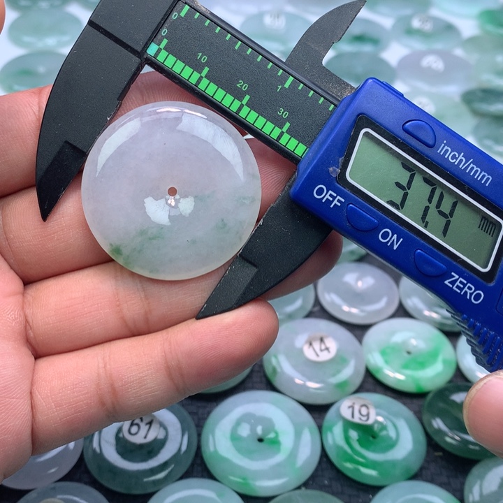 翡翠颈饰未镶嵌缅甸天然A货翡翠