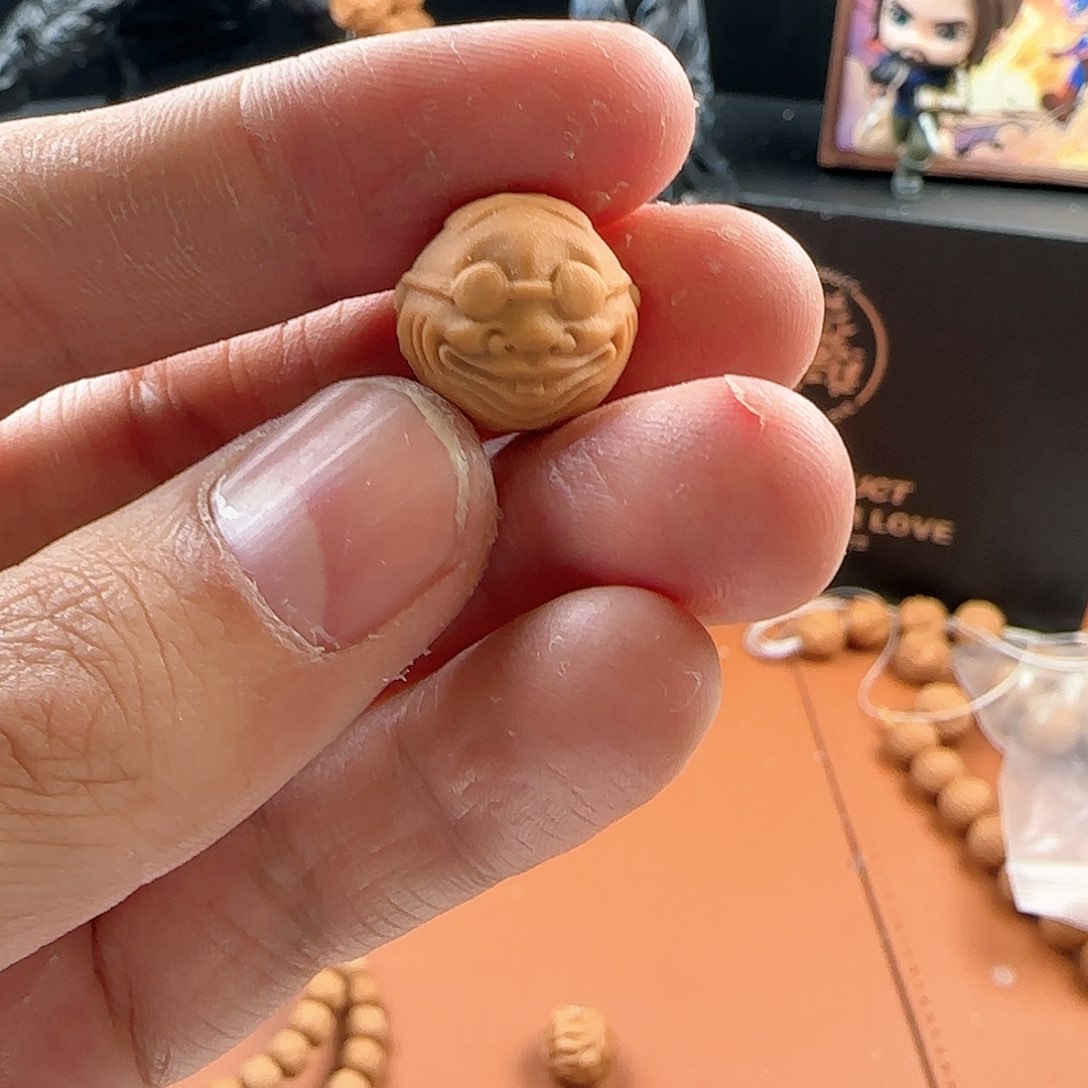 猴头核桃吊坠街溜子