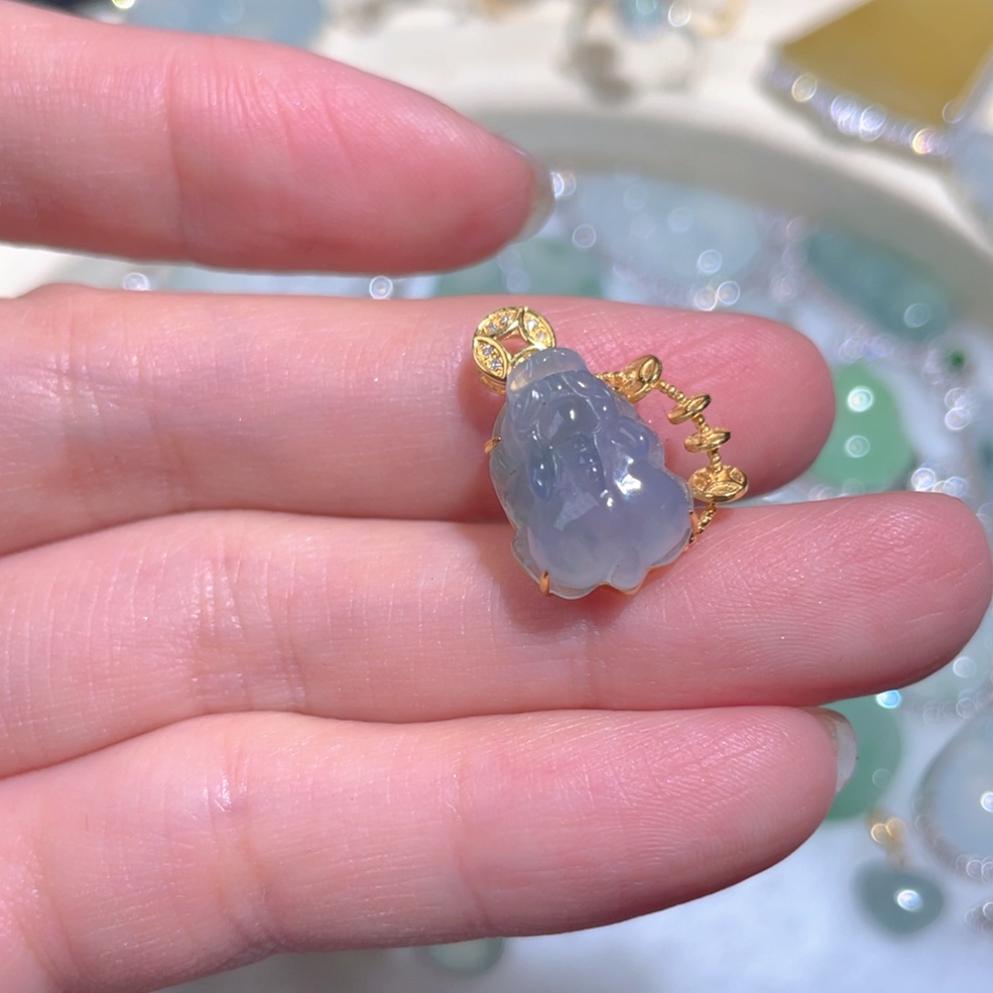 翡翠颈饰18K金镶嵌翡翠