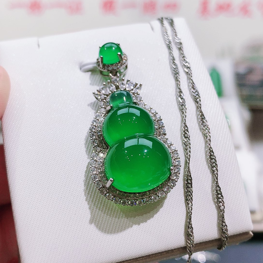 玛瑙/玉髓纯天然珠宝玉石葫芦吊坠项链未镶嵌叶*?