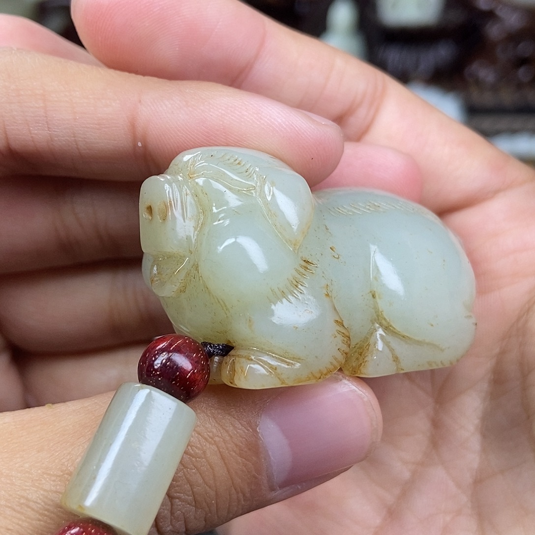 和田玉未镶嵌把件