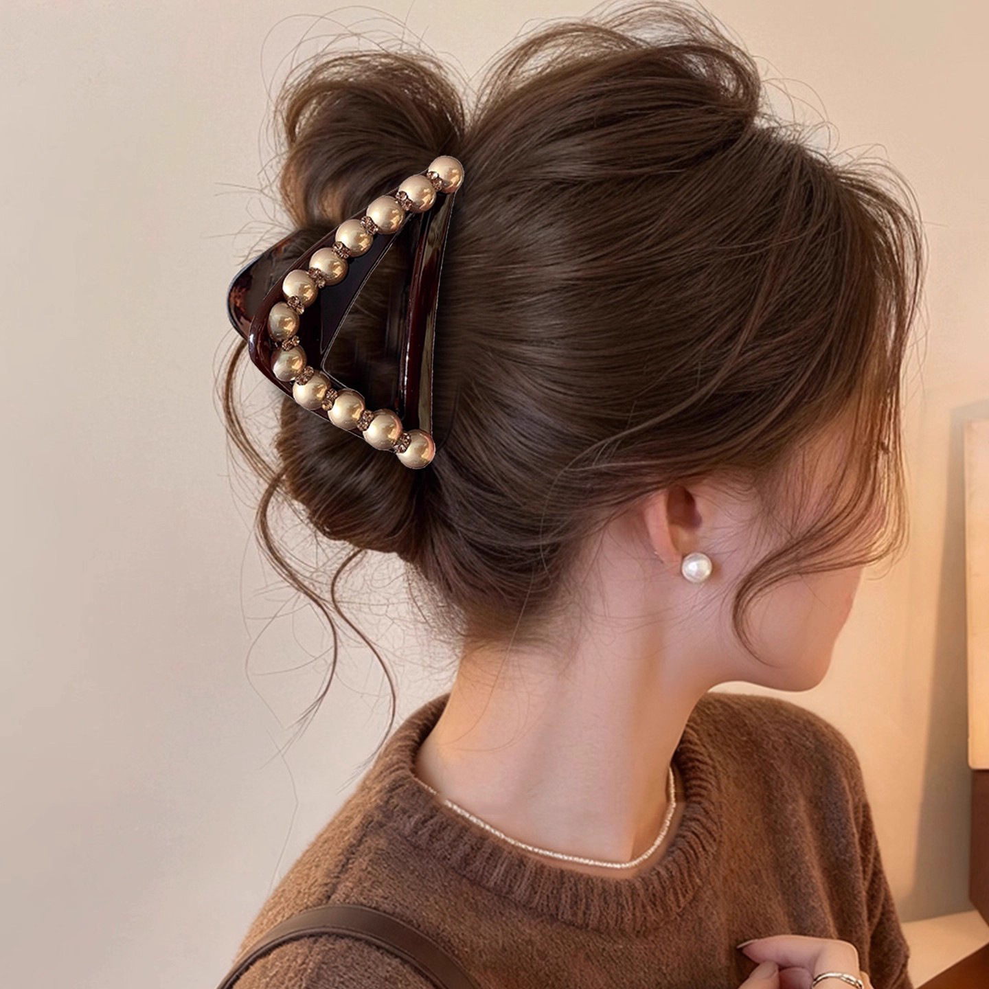 琥珀色氛围感精致仿珍珠三角形水钻抓夹气质鲨鱼夹后脑勺半扎发夹