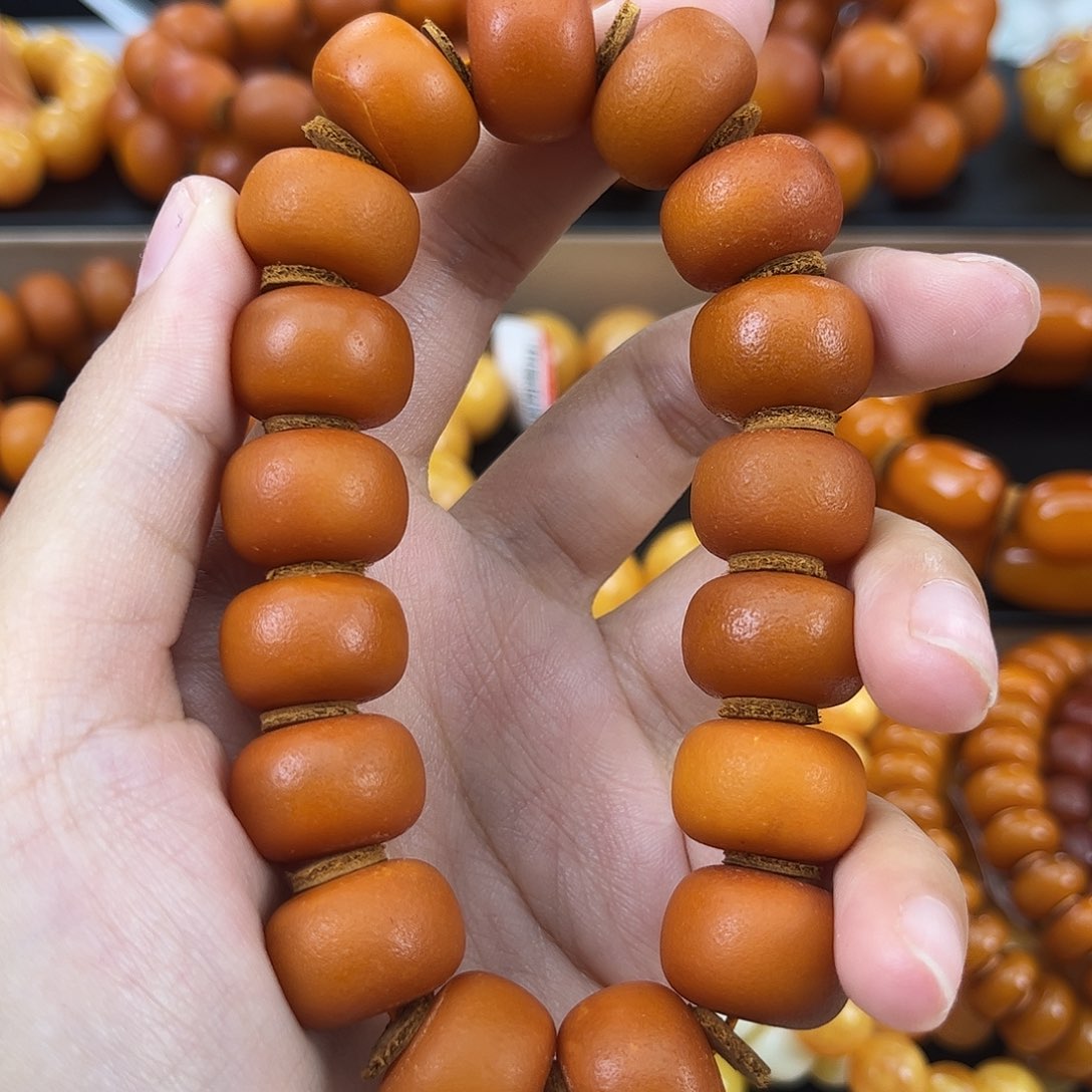 琥珀颈饰未镶嵌蜜蜡