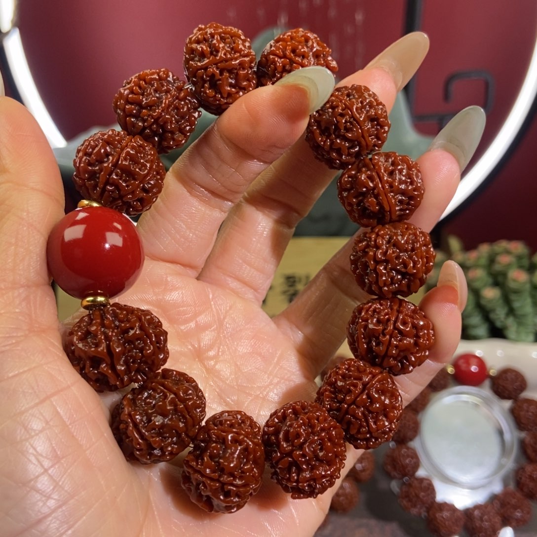 金刚菩提吊坠620红。