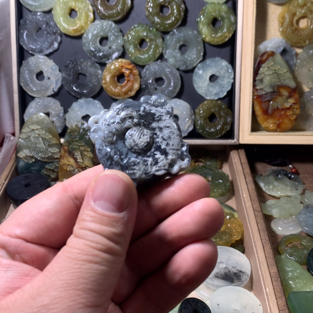 【闪购商品】蛇纹石玉颈饰未镶嵌