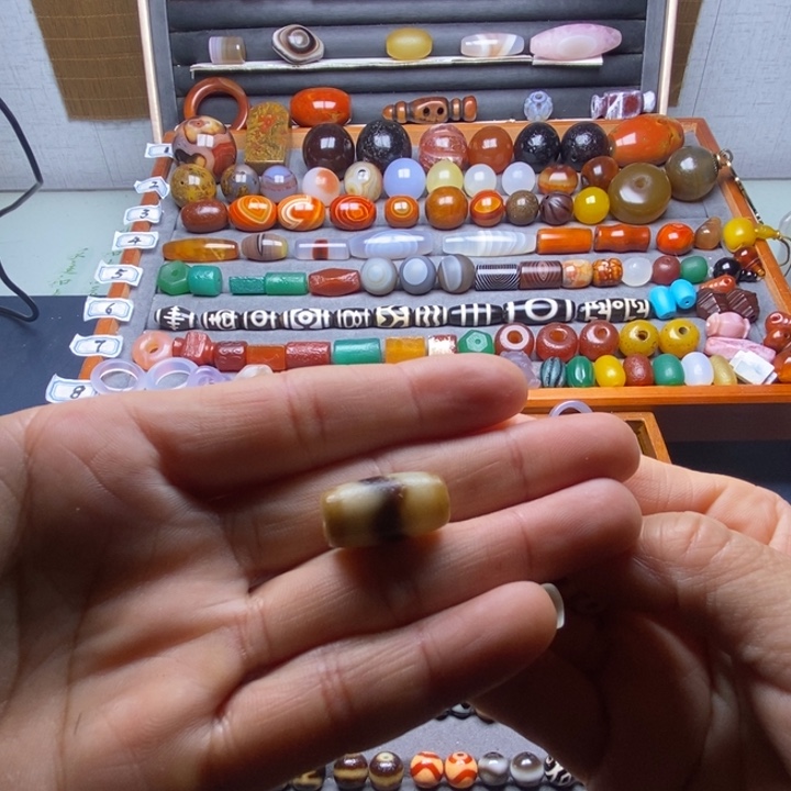 暖***暖玛瑙/玉髓未镶嵌巴西玛瑙饰品桶珠