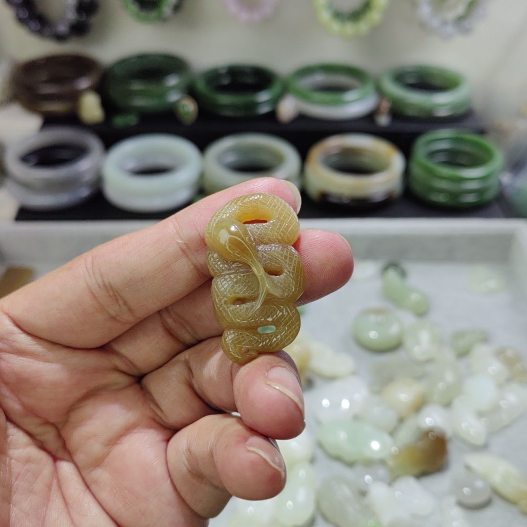 和田玉未镶嵌颈饰