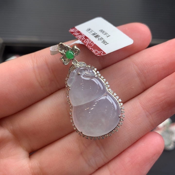 翡翠18K金镶嵌颈饰翡翠