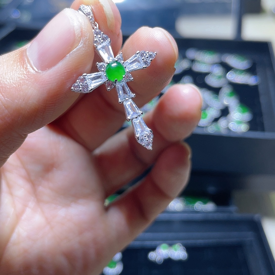 翡翠吊坠(赠链)银S925镶嵌