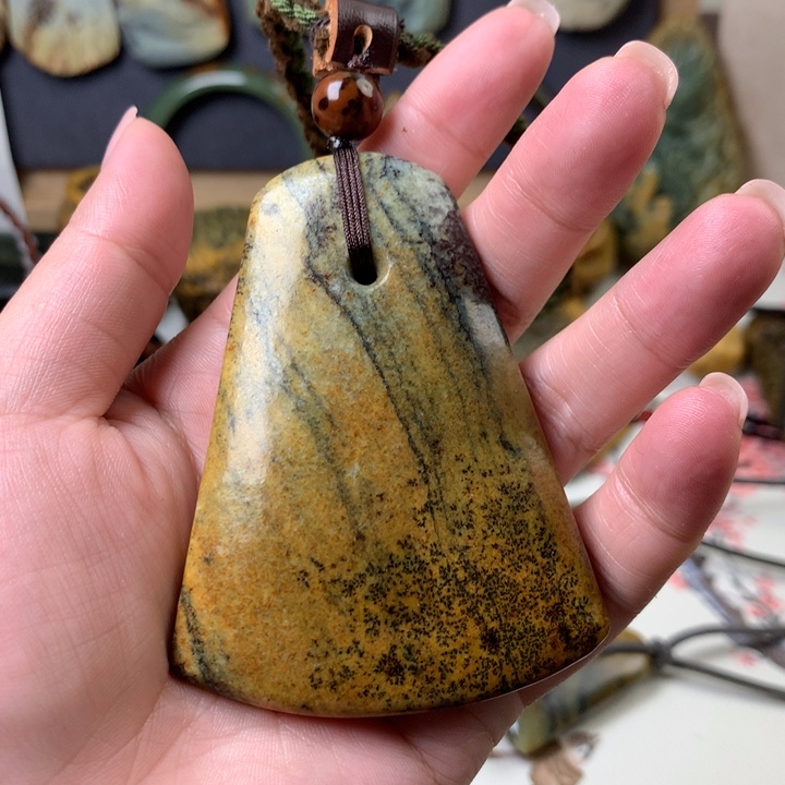 岫岩河磨玉（透闪石质玉）手把未镶嵌