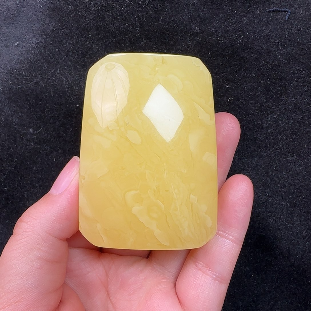 蜜蜡未镶嵌珠宝奇石