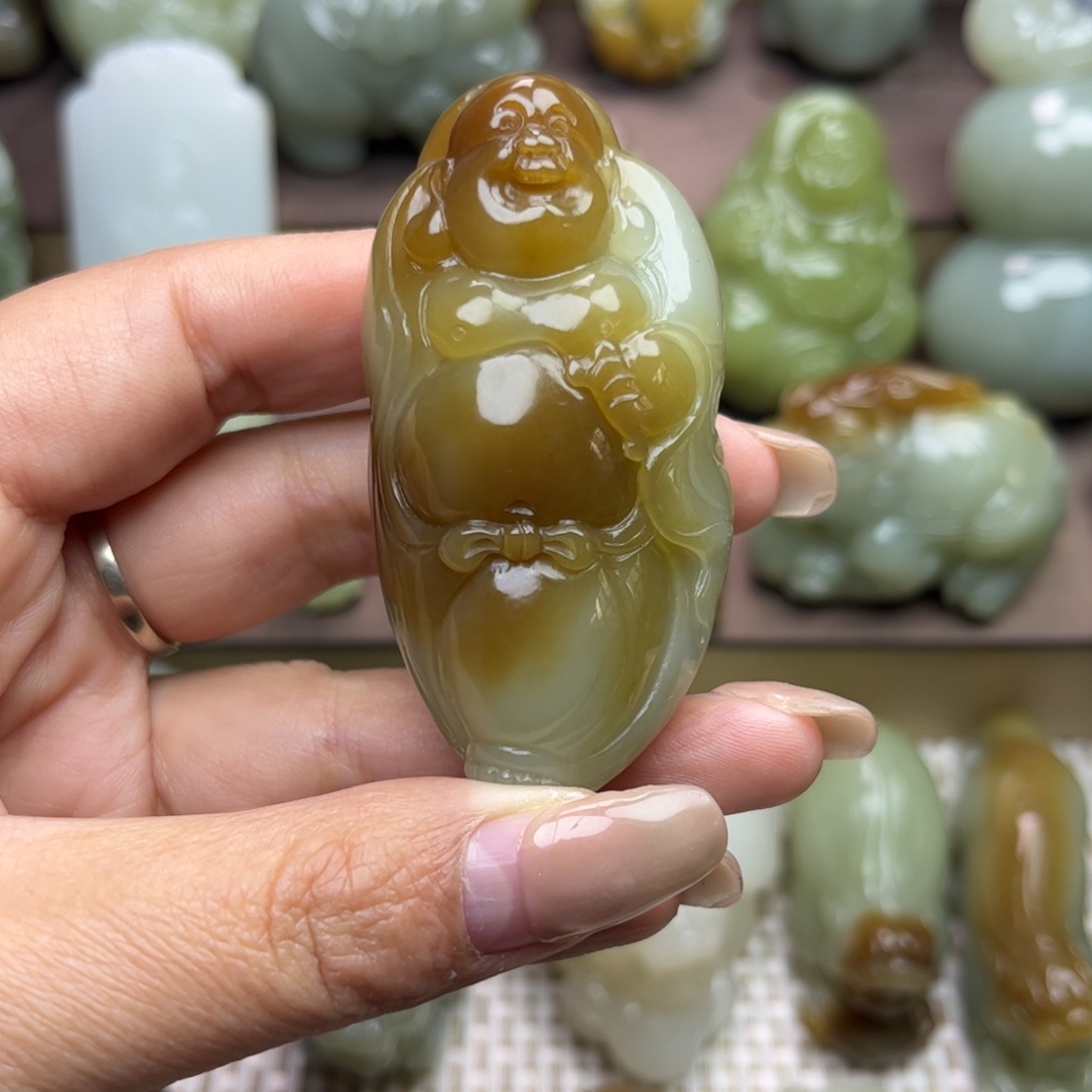 沛***霖和田玉未镶嵌把件