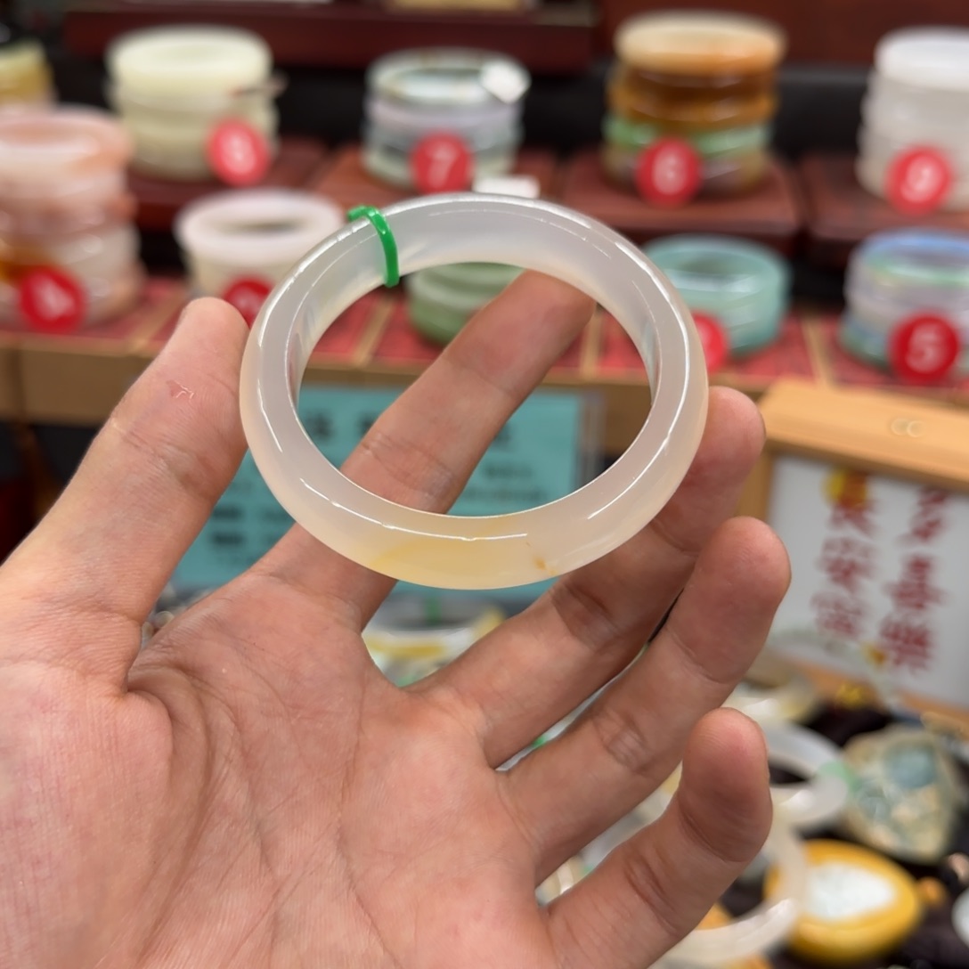 玛瑙/玉髓手镯未镶嵌