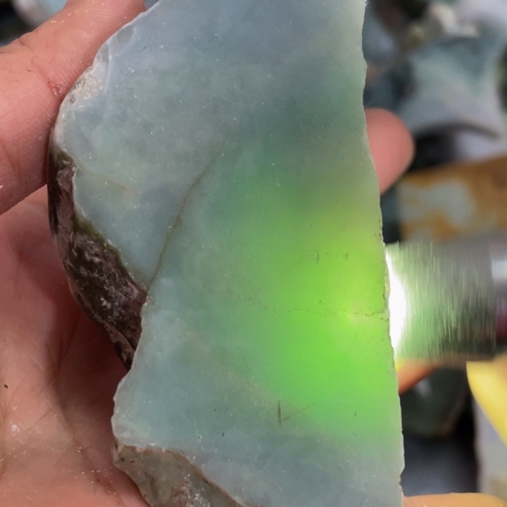 翡翠吊坠(不含链)未镶嵌天然翡翠边角料