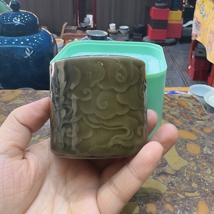 扳指杯一个，瓷。。。品茗