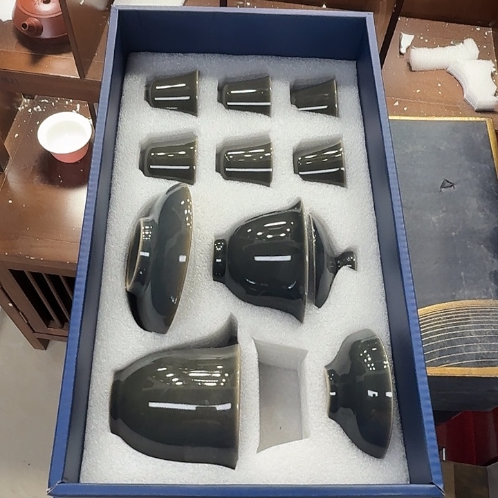 孤品茶具套装等。      