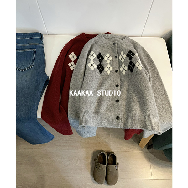 REKAYYAT”杂志“绵羊毛冬季韩版时尚洋气高级感菱格毛衣针织开衫