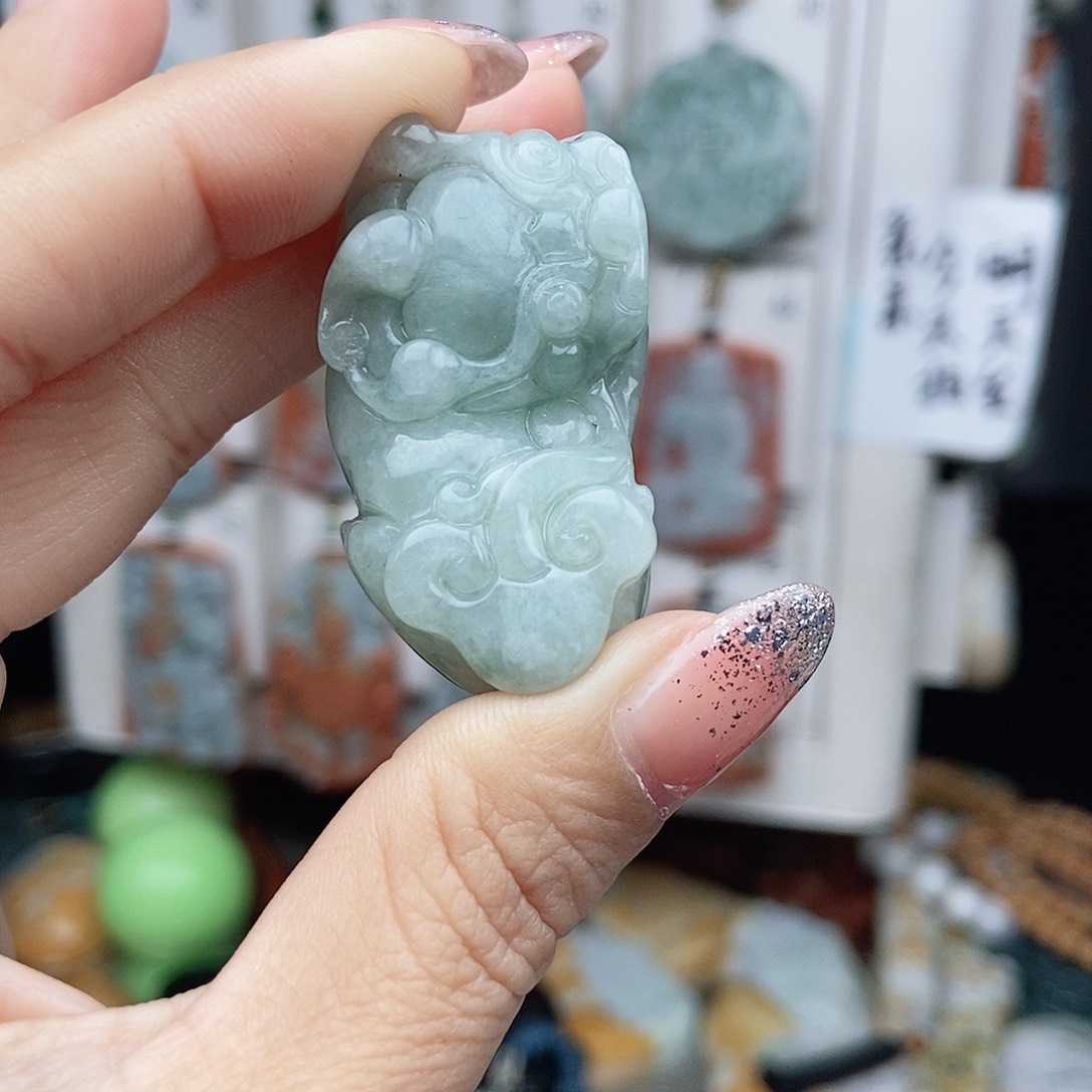 翡翠颈饰未镶嵌翡翠