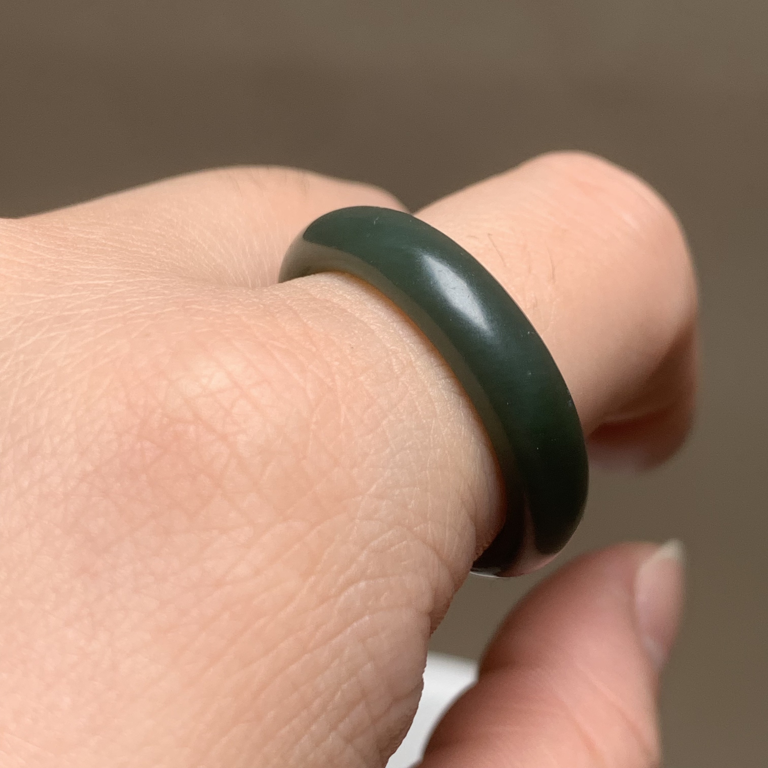 F992珠宝玉石精选和田玉戒圈